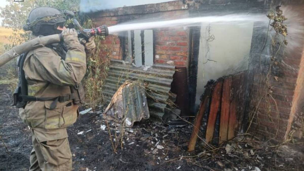 ДСНС Запорізької області: ліквідація наслідків ворожих обстрілів 7 вересня