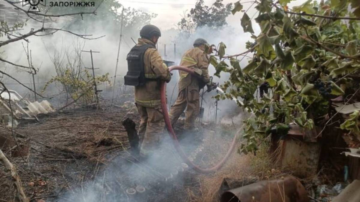 ДСНС Запорізької області: ліквідація наслідків ворожих обстрілів 10 вересня