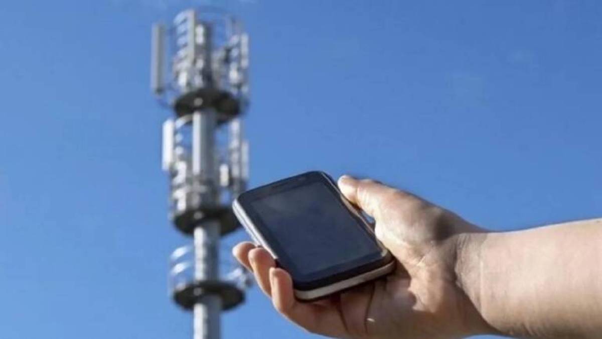 Відключення мобільного інтернету  під час атаки «шахедів» не буде, — начальник Генштабу Гнатов 