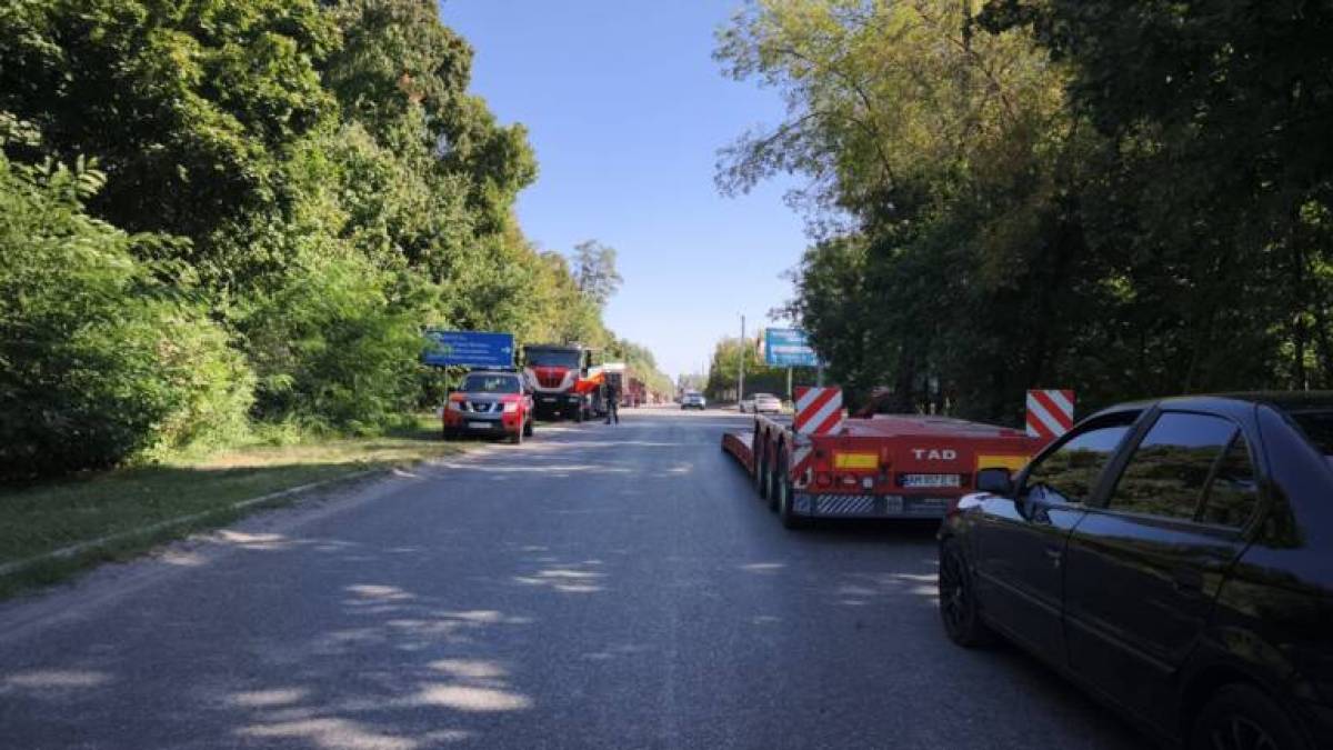 Названа причина пошкодження залізниці на Київщині: детонація боєприпасів у поїзді – Генштаб