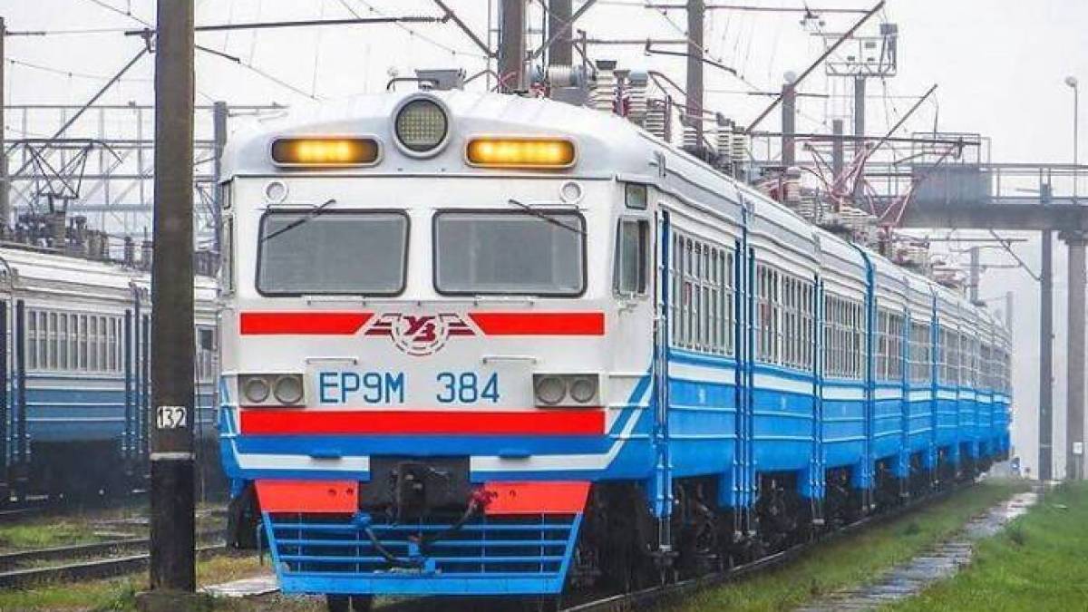 Популярні запорізькі електрички на кілька днів змінюють розклад