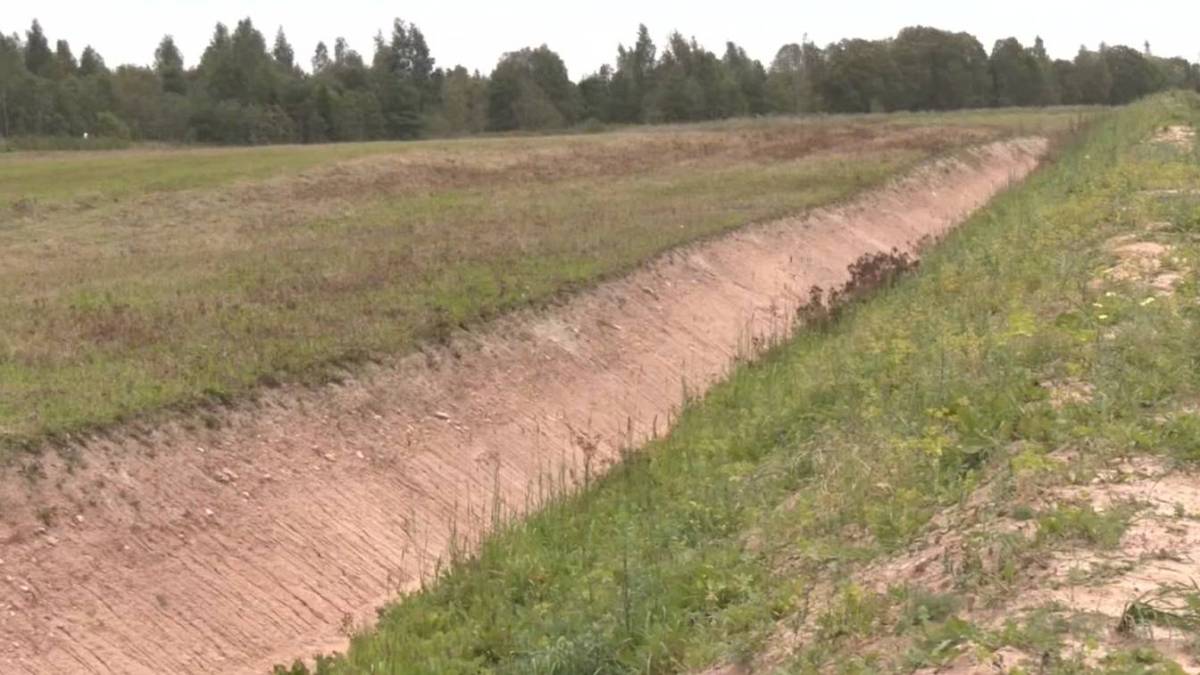 Естонія споруджує на східному кордоні з росією протитанковий рів