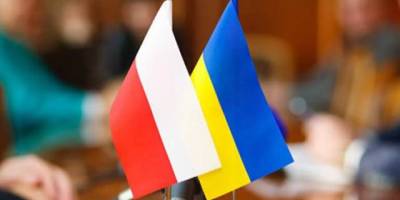 Парламент Польщі остаточно ухвалив новий закон про допомогу українцям