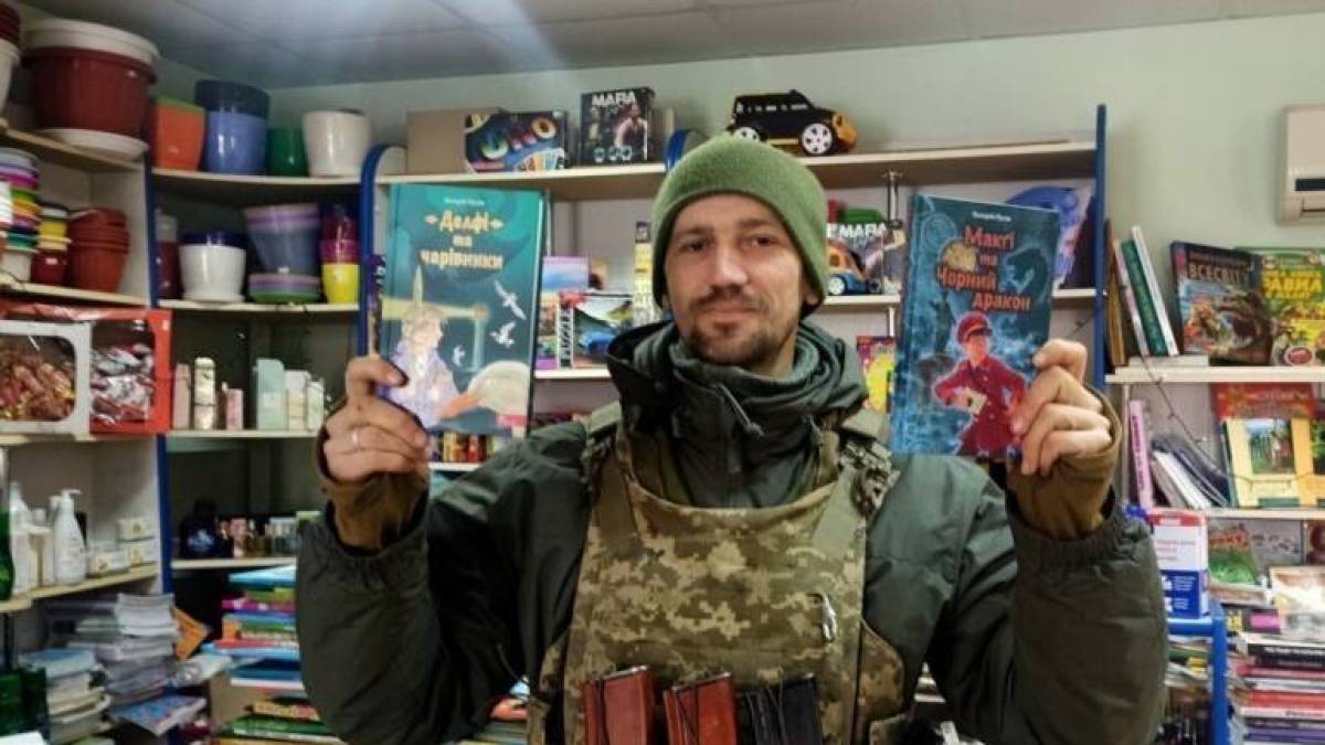 У Запоріжжі відкрилась виставка “соковитих” картин митця та воїна Валерія Пузіка “Земля” (фото, відео)