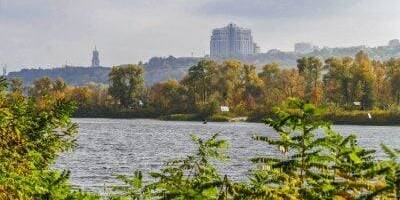 В Україні завтра, у п’ятницю, очікується невелике потепління, майже без опадів