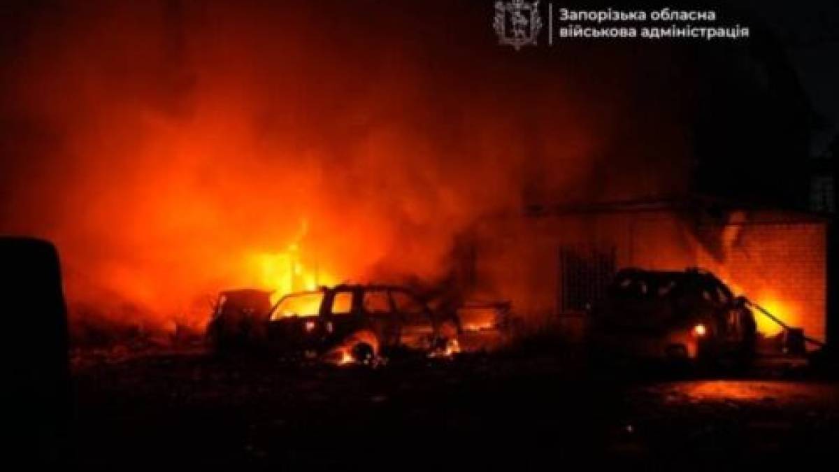 З вибухів і пожеж розпочався у Запоріжжі ранок понеділка. Росіяни скерували на місто щонайменше 5 авіабомб.