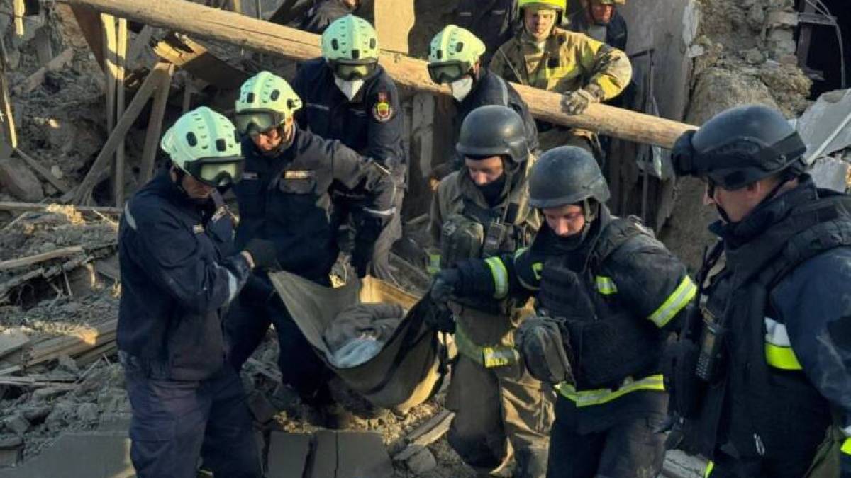 Запоріжжя: до трьох людей зросла кількість загиблих внаслідок російського удару, ще двоє травмовані