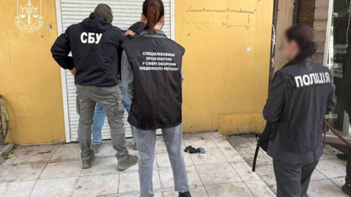 Посадовцю виконавчої служби у Запоріжжі оголосили підозру: він обіцяв зняти військовозобов’язаного з розшуку