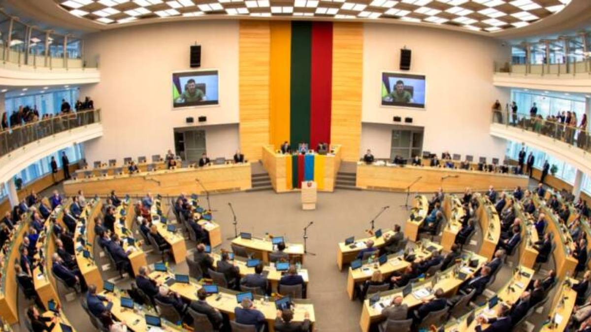 Парламент Литви дозволив армії збивати всі дрони, які порушують повітряний простір країни