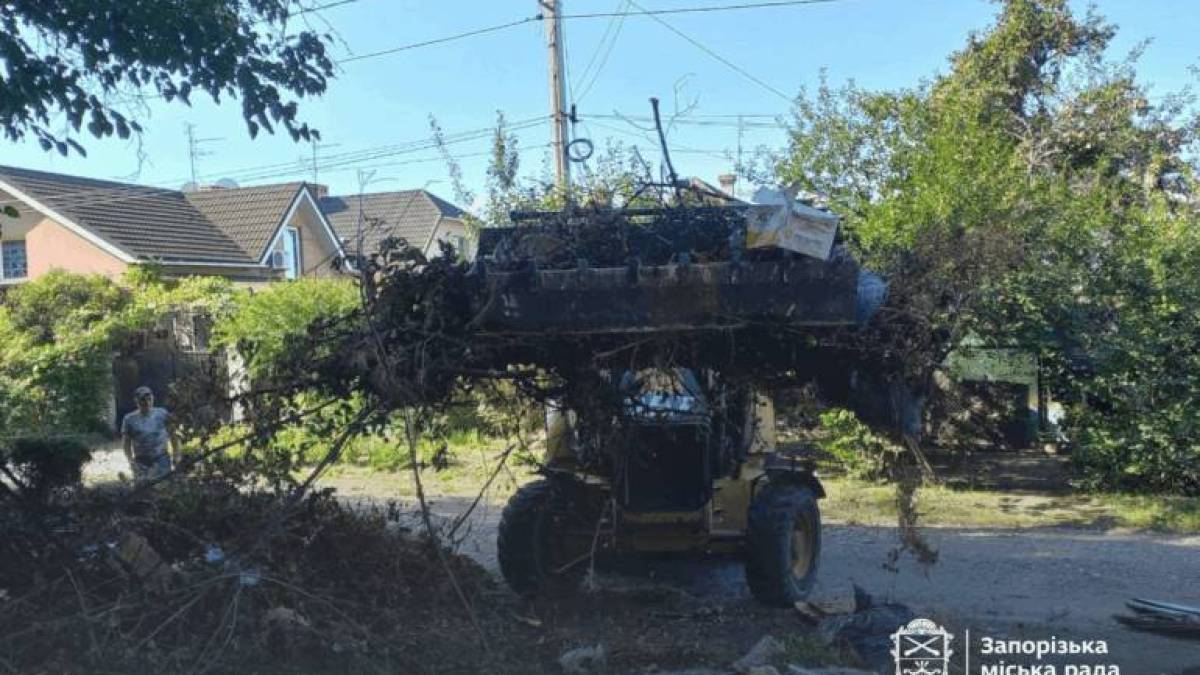 З приватного сектору Комунарського району Запоріжжя вивезли 40 тонн побутового сміття
