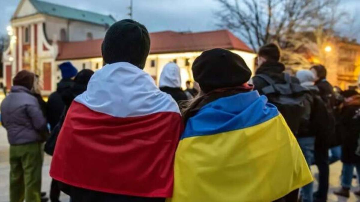 Навроцький підписав закон про допомогу українцям у Польщі