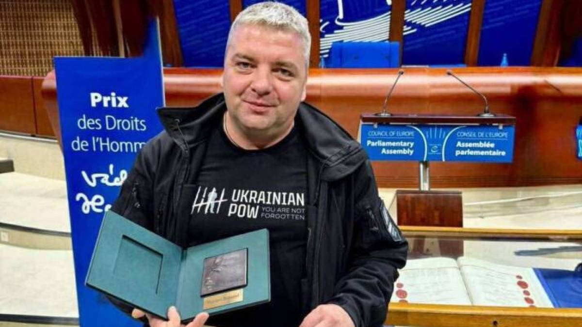 Премію імені Вацлава Гавела отримав український журналіст, якого повернули з російського полону
