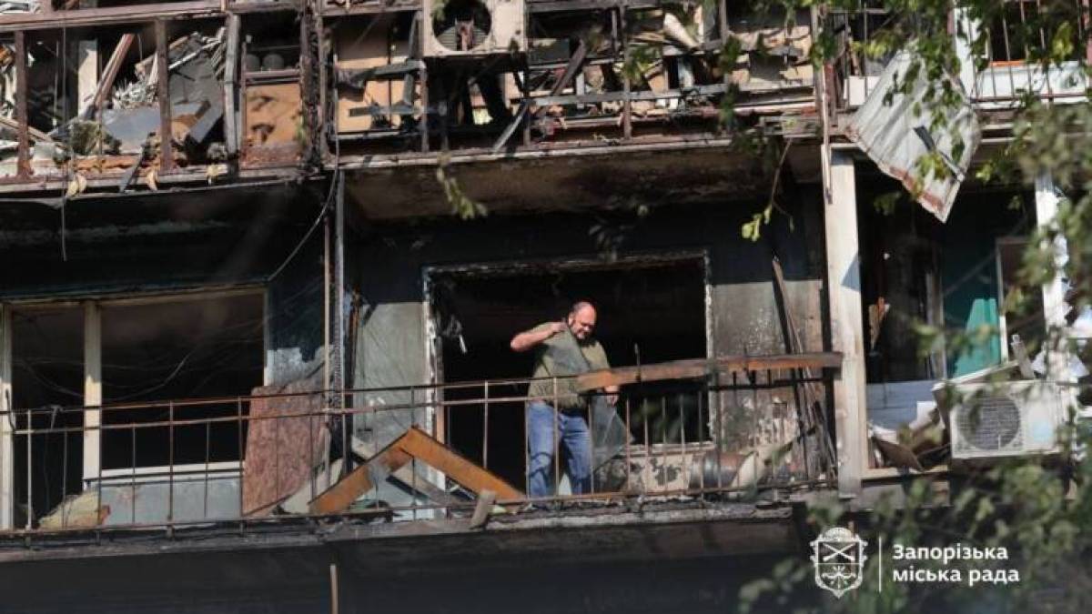 Понад 70 запорізьких родин, домівки яких постраждали через обстріли, можуть розраховувати на щомісячну допомогу