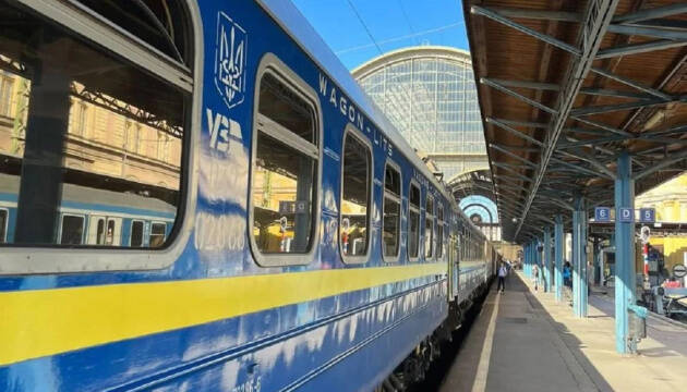 Три поїзди далекого сполучення відновили рух після перевірки інформації про мінування – УЗ