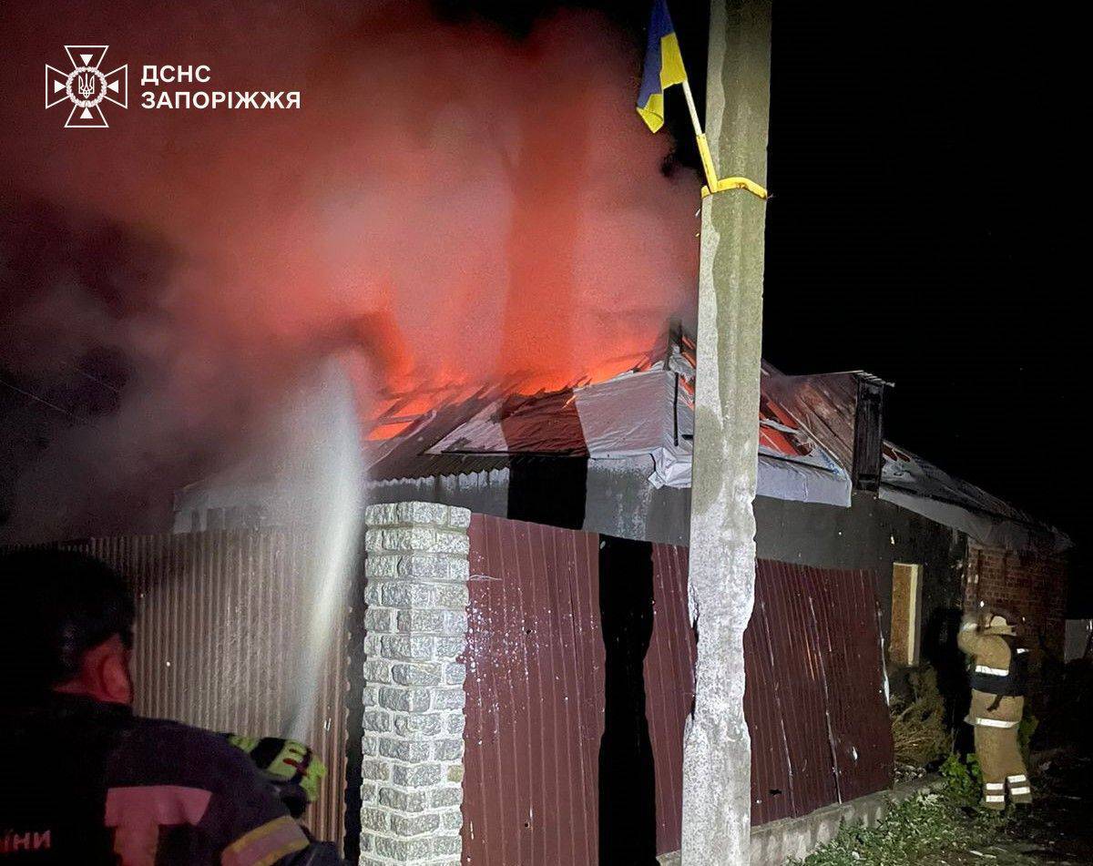 Дві пожежі виникли від обстрілів на Запоріжжі