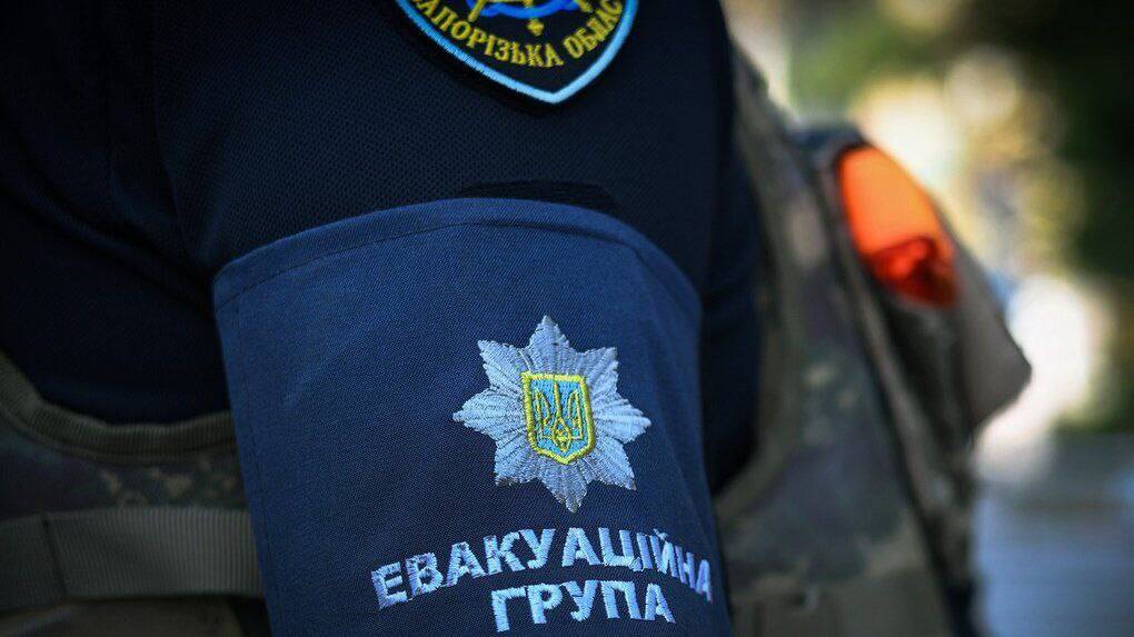 Правоохоронці евакуювали з Василівського та Пологівського районів чотирьох місцевих жителів