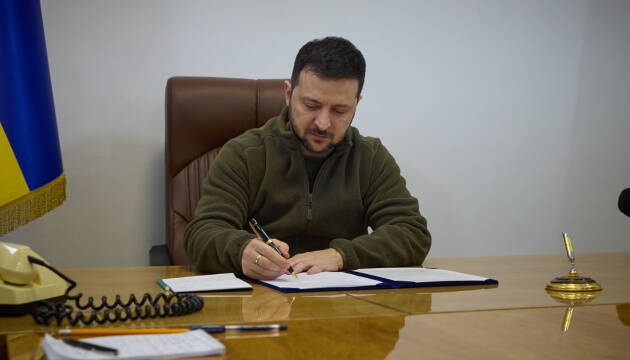 Зеленський підписав Закони про продовження воєнного стану та загальної мобілізації до 3 лютого