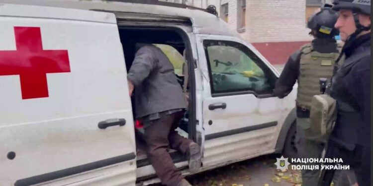 Поліцейські разом із волонтерами врятували шістьох мешканців прифронтового Приморського