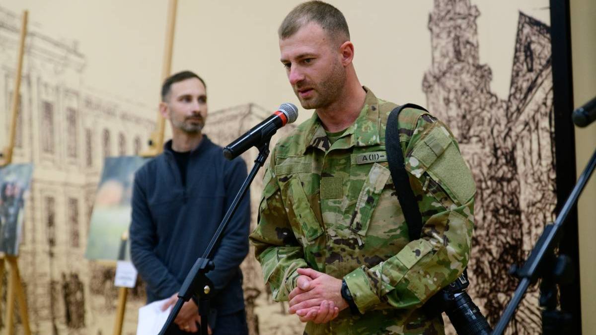 Військовий та фотограф Ігор Лавров відкрив виставку у Харкові