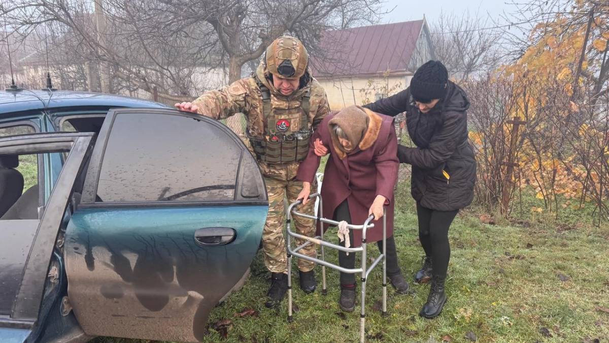 Минулої доби правоохоронці евакуювали 36 місцевих мешканців