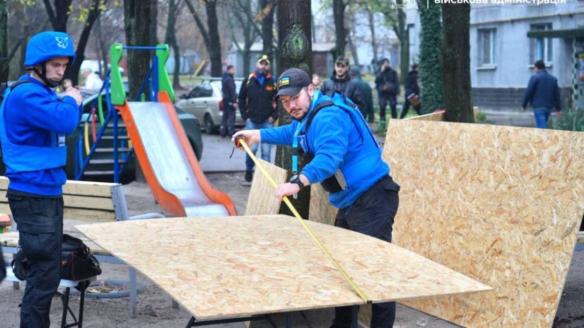 У Запоріжжі ліквідують наслідки нічного російського удару