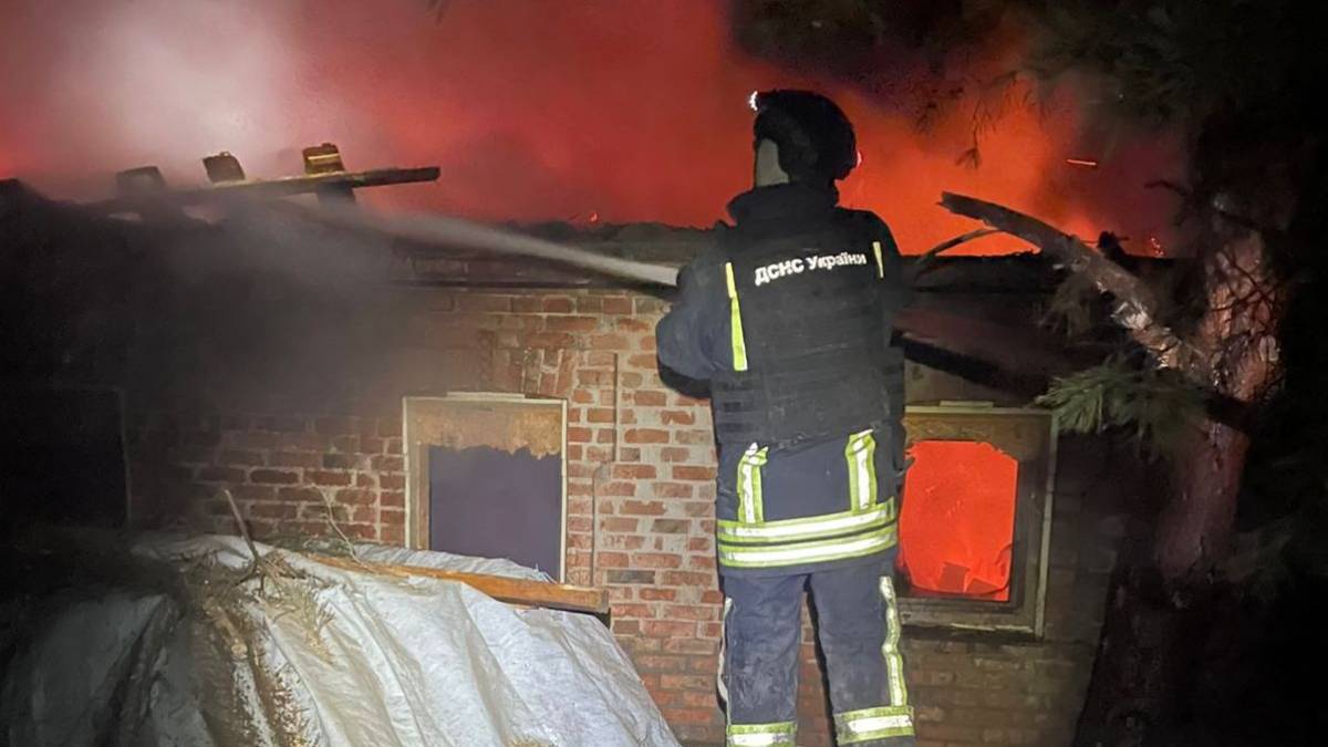 ДСНС Запорізької області: ліквідація наслідків ворожих обстрілів 20 листопада