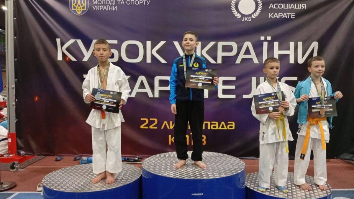 Збірна Запорізької області успішно виступила на Кубку України з карате JKS