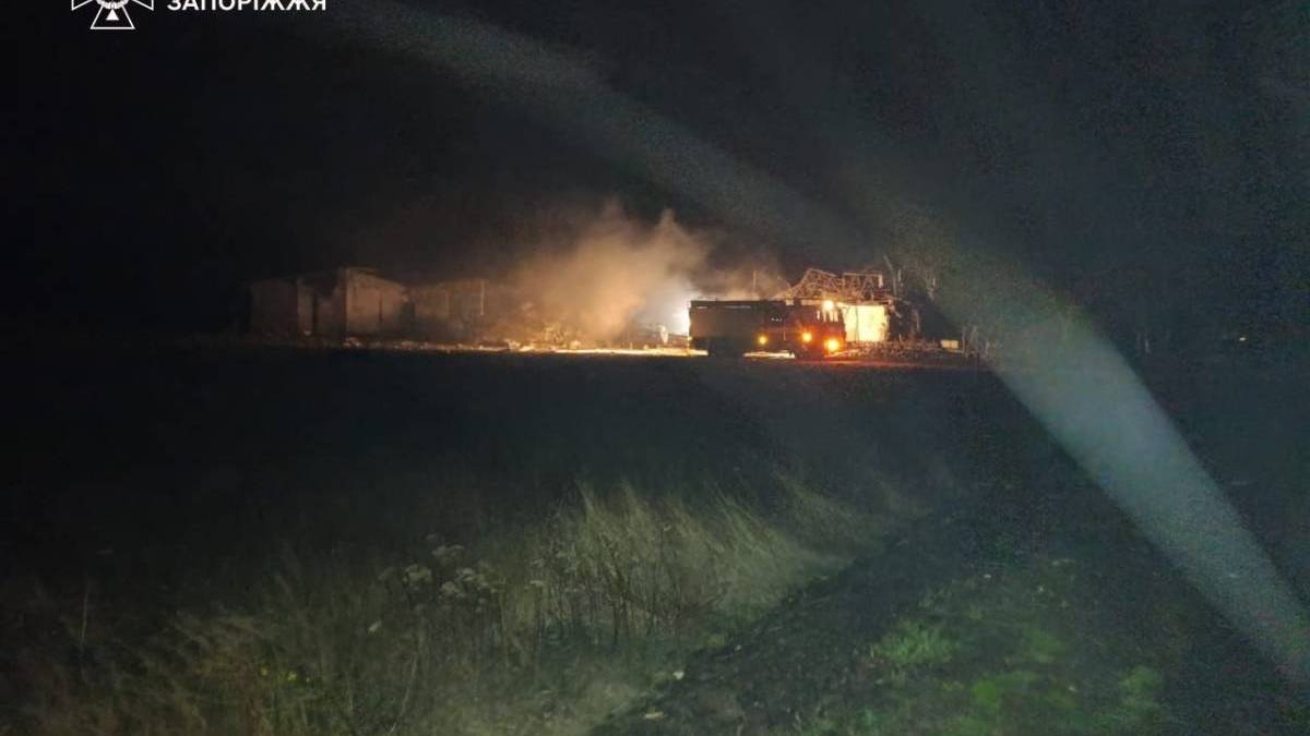 ДСНС Запорізької області: ліквідація наслідків ворожих обстрілів 26 листопада