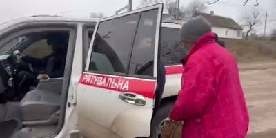 Ще двох дівчат та бабусю евакуювали з прифронтового села