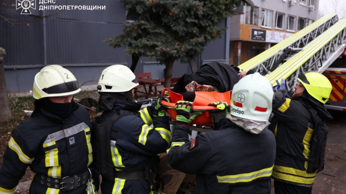 В Дніпрі завершили пошуково-рятувальні роботи: загинули 4 людини, 40 поранені – ОВА