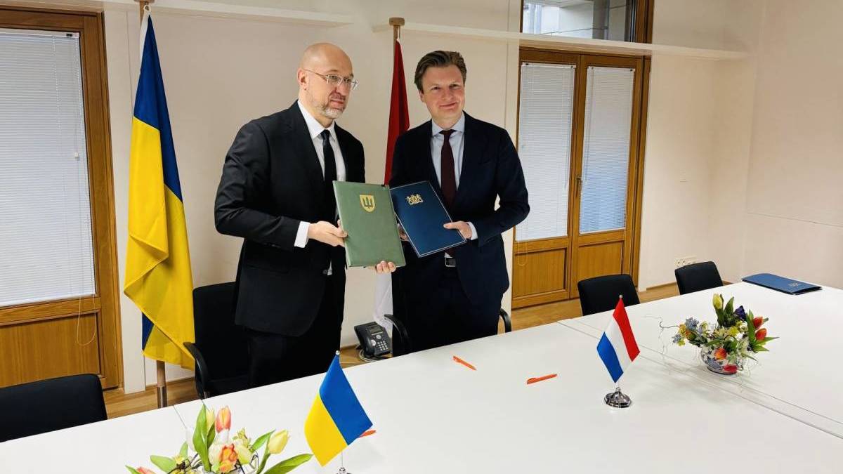 Україна та Нідерланди підписали угоду про спільне виробництво дронів
