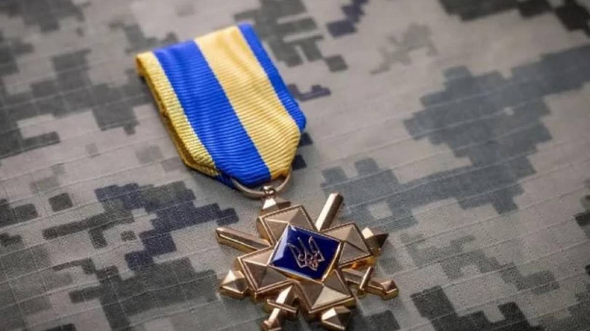 Уряд встановив розмір щомісячних виплат для нагороджених «Хрестом бойових заслуг»