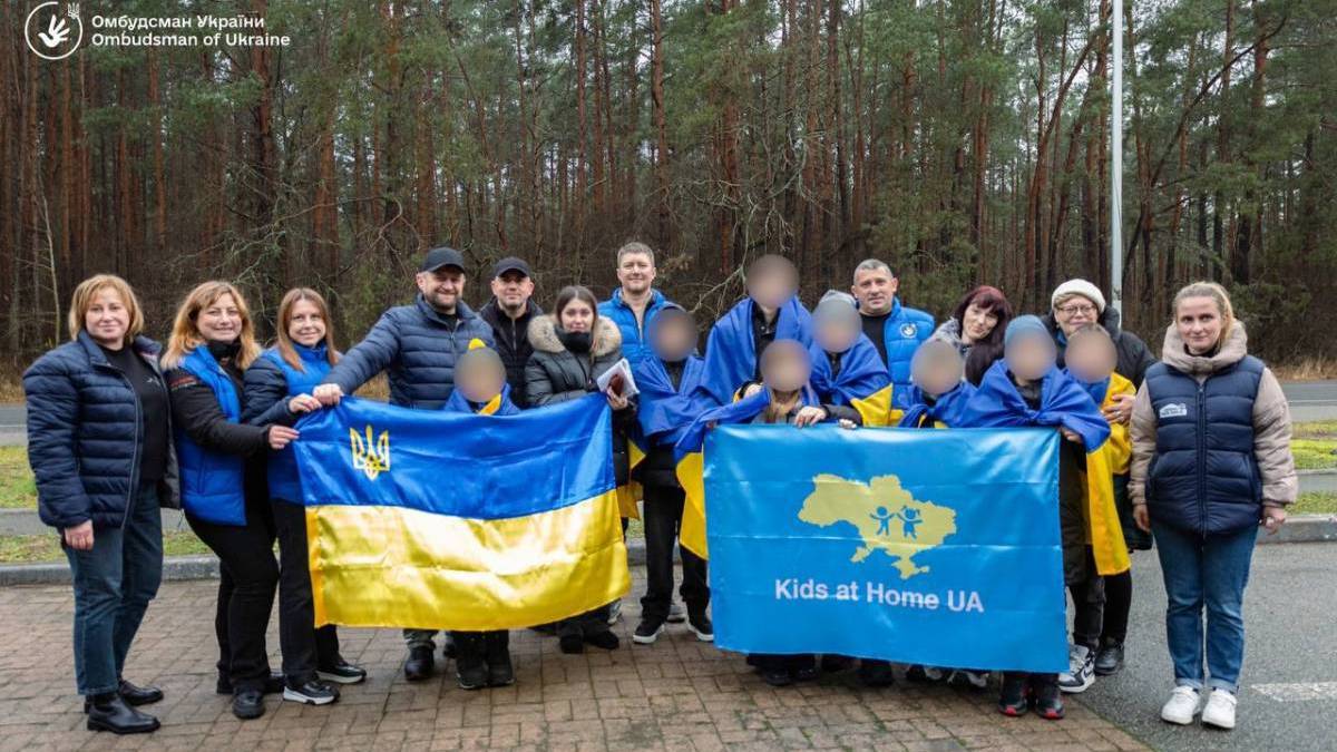 У День святого Миколая семеро українських дітей змогли повернутися додому