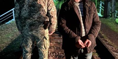 Прямував у напрямку України коліями: прикордонники затримали іноземця