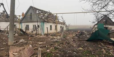 На фото — наслідки ворожих ударів, які завдав ворог по Запорізькій області минулої доби