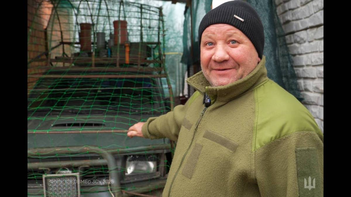 На Запоріжжі двічі доброволець Валерій “літає” кілзоною на легендарному “Драконі”