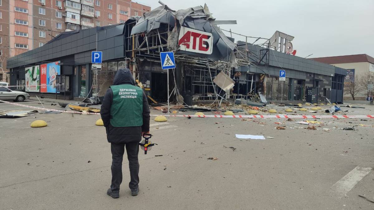 Внаслідок ворожих обстрілів постраждав Південний мікрорайон
