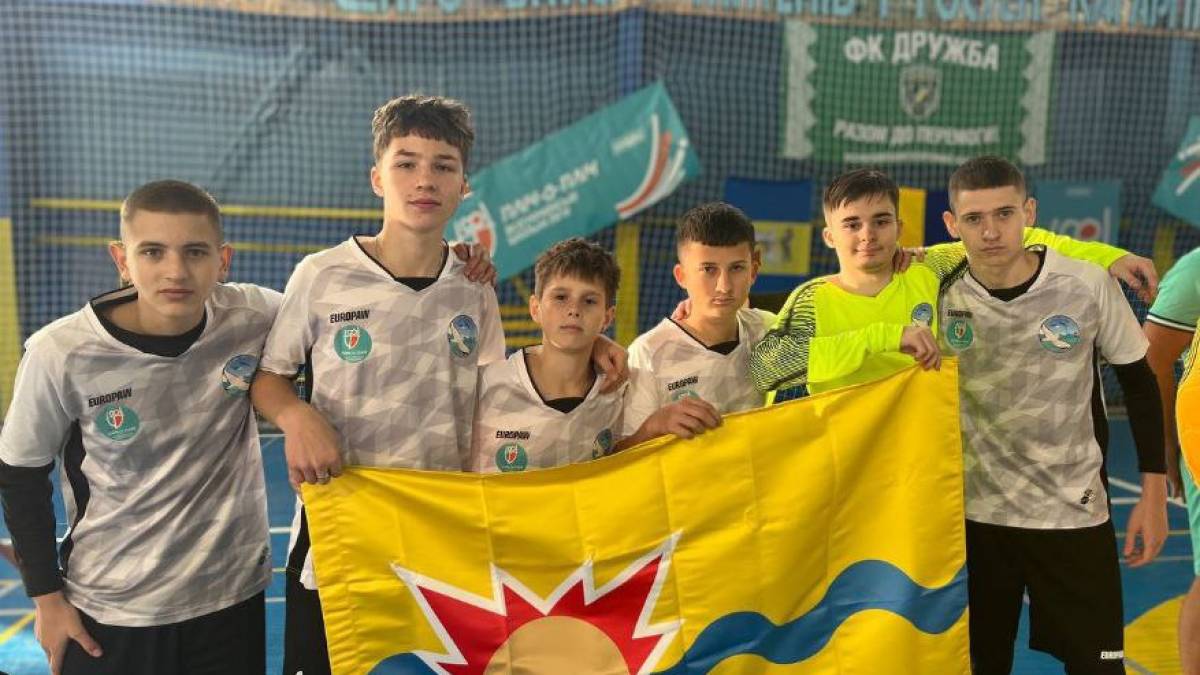 «Пліч-о-пліч: згуртовані громади»: шкільні команди Енергодара та Кагарлика провели змагання з футзалу