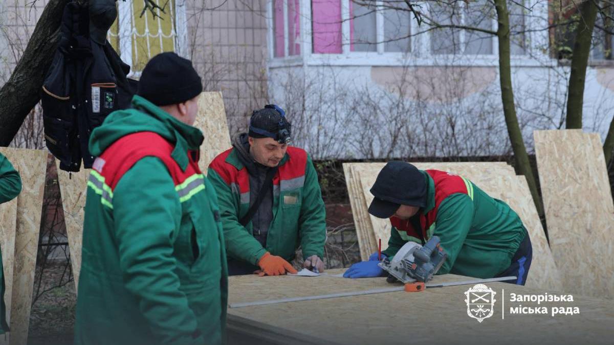 За останніми даними, внаслідок сьогоднішньої атаки пошкоджено 163 квартири