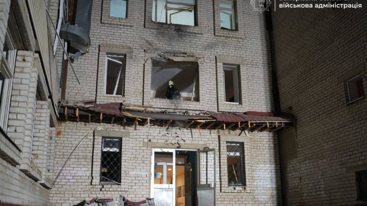 россияне нанесли удар по Запорожью. Повреждено одно из образовательных учреждений