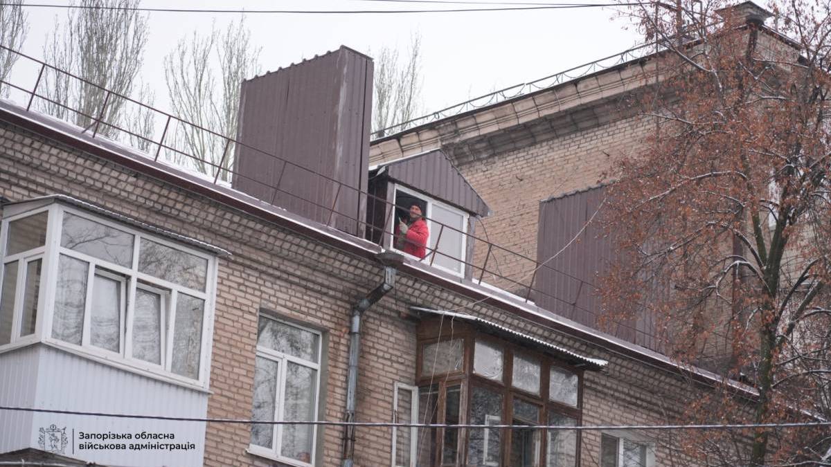 Запоріжжя крок за кроком відновлює будинки, пошкоджені ворогом