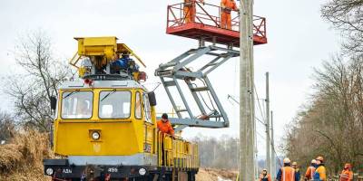 Враження локомотива ворожим БпЛА: частина  поїздів продовжує курсувати об’їзним маршрутом