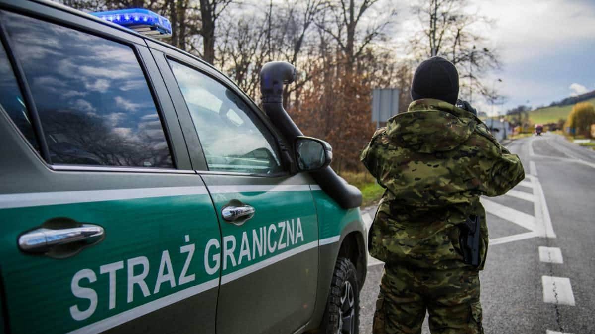 З Польщі примусово депортували 24 громадян України
