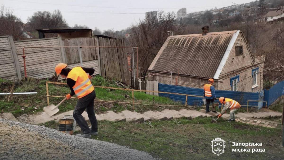 У Запоріжжі за 180 тисяч відремонтували спуск до річки Суха Московка
