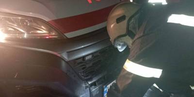 Надзвичайники рятували “швидку” та допомагали автомобілістам