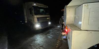 Надзвичайники надали допомогу водію вантажівки через негоду