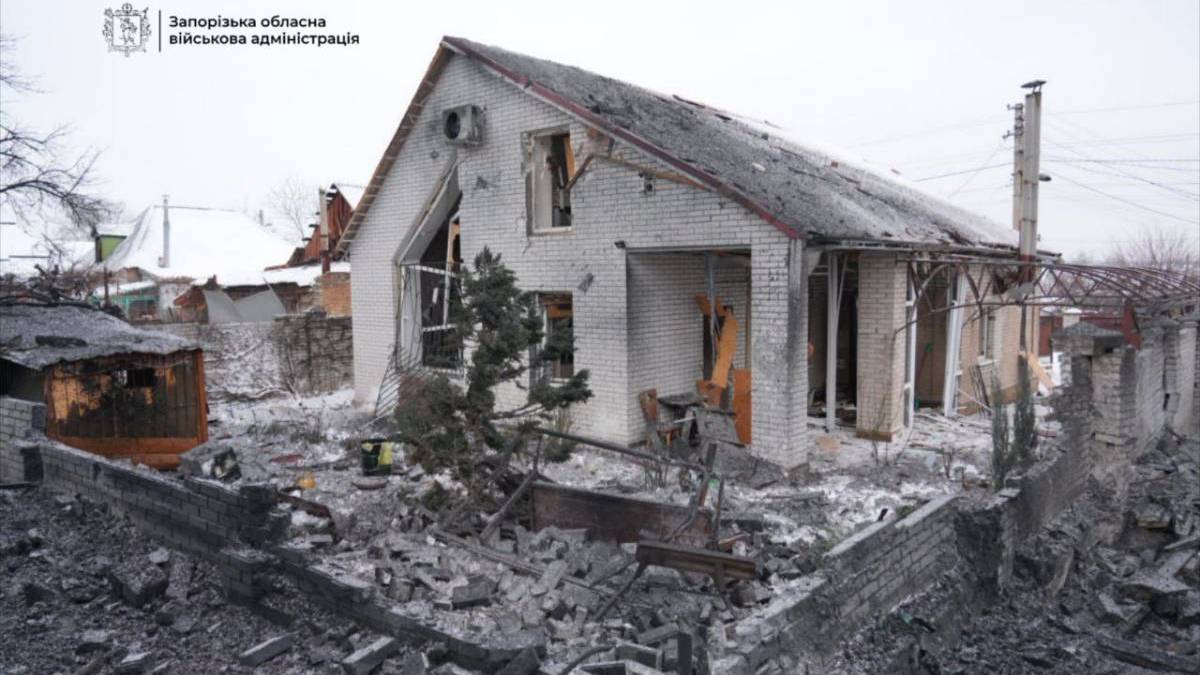 армія рф трьома авіабомбами атакувала Запоріжжя