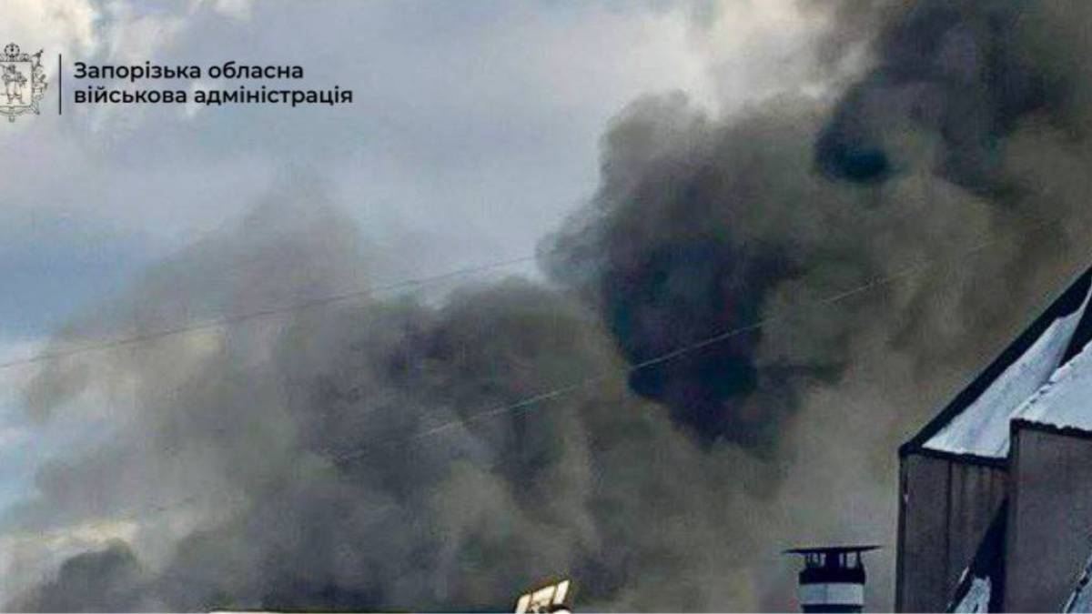 Внаслідок ворожого удару по Запоріжжю сталося кілька пожеж, — ОВА