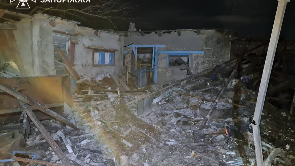 Впродовж доби внаслідок ворожих обстрілів на території Запорізького району виникло дві пожежі