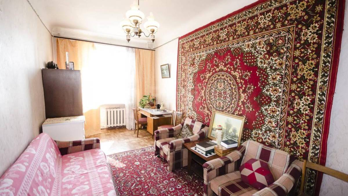 Килими на стінах повертаються — мають теплоізоляційну та звукоізоляційну функції